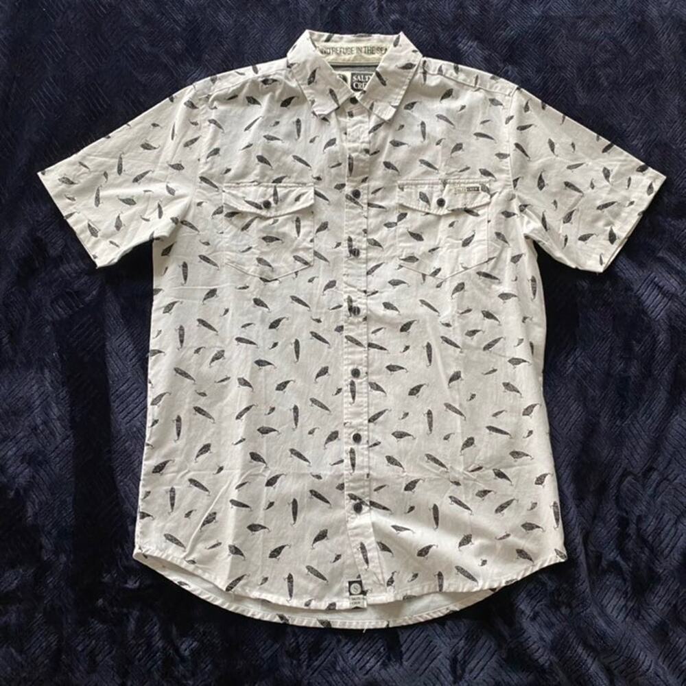 Salty Crew Fishing Shirt Small S Lures Short Sleeve Button Up Casual Surf Ocean